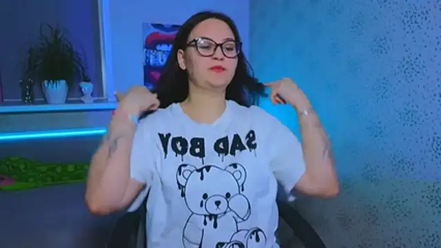 EsterLogan online show from 11-08-25, 12:27