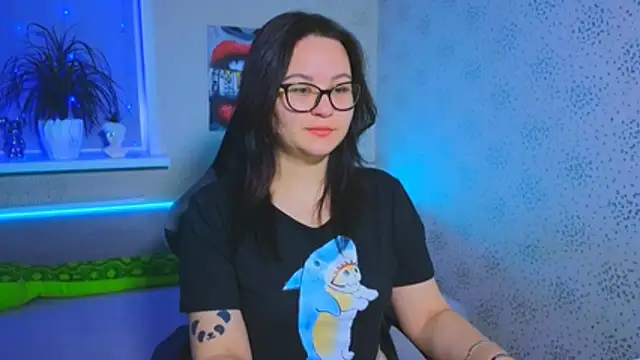 EsterLogan online show from 11-23-25, 07:08