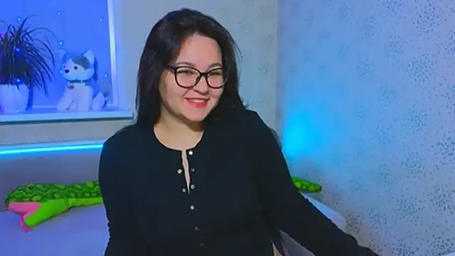 EsterLogan online show from 11-29-25, 08:17