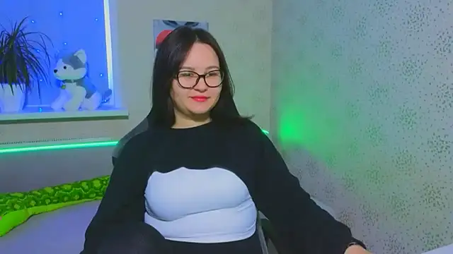 EsterLogan online show from 12-14-25, 07:14