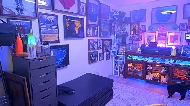 Snapshot of Briefs_bud chatting on 01-21-25, 01:18 Briefs bud online show from 01-21-25, 01:18