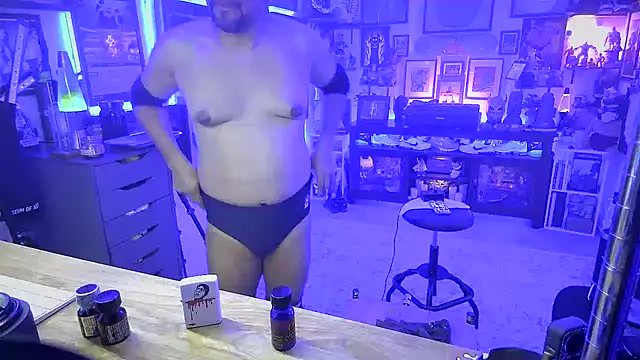 Snapshot of Briefs_bud chatting on 02-16-25, 01:03 Briefs bud online show from 02-16-25, 01:03