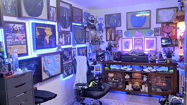 Snapshot of Briefs_bud chatting on 09-13-25, 03:17 Briefs bud online show from 09-13-25, 03:17