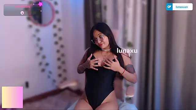 LunaXuan online show from 03-22-25, 10:48