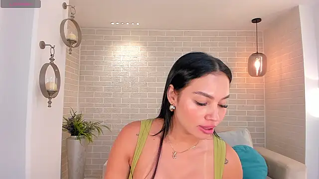 MollyJones  online show from 05-07-26, 07:19