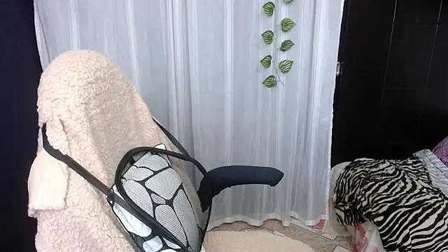 Sonialorens  online show from 01-16-25, 03:46