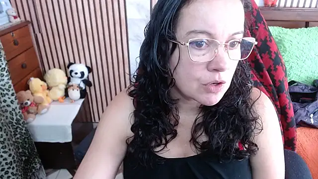 Sonialorens  online show from 10-08-25, 04:26