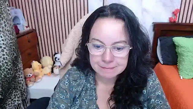 Sonialorens  online show from 10-09-25, 03:21