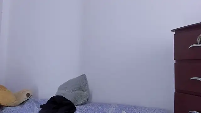 Snapshot of Emma_lean chatting on 09-21-25, 01:35 Emma lean online show from 09-21-25, 01:35