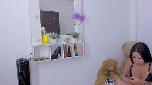 Snapshot of Emma_lean chatting on 10-09-25, 11:30 Emma lean online show from 10-09-25, 11:30