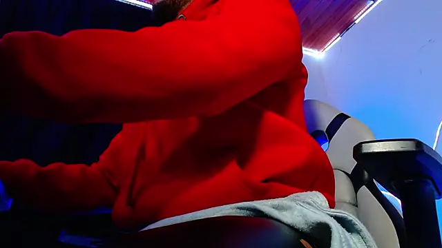 Snapshot of sebastian_horny chatting on 11-25-25, 04:34 sebastian horny online show from 11-25-25, 04:34