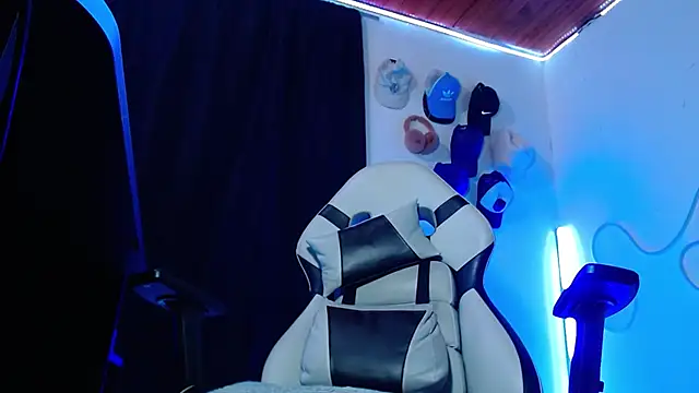 Snapshot of sebastian_horny chatting on 12-15-25, 05:01 sebastian horny online show from 12-15-25, 05:01