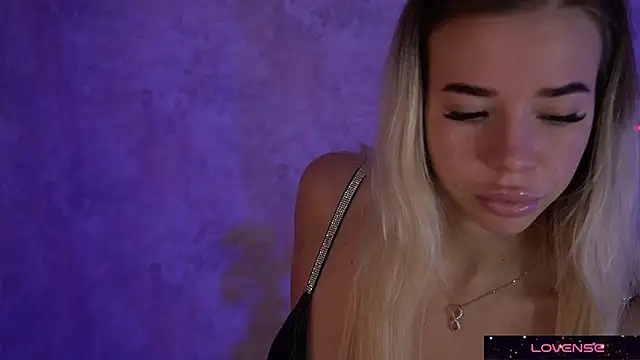 Snapshot of Sexy_Ira chatting on 02-07-25, 05:52 Sexy Ira online show from 02-07-25, 05:52