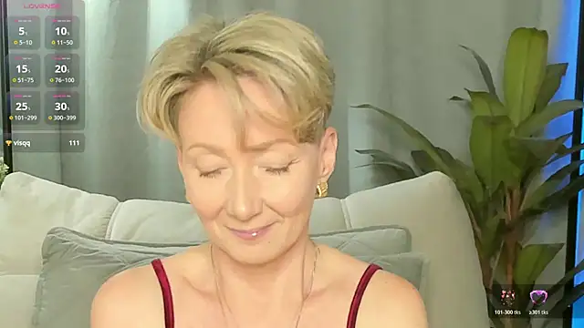 Snapshot of AkexandraFix chatting on 05-15-26, 02:02 AkexandraFix online show from 05-15-26, 02:02