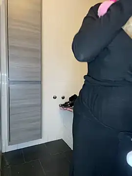 Lisavontease online show from 12-25-24, 03:17