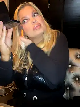 Lisavontease online show from 10-12-25, 04:33