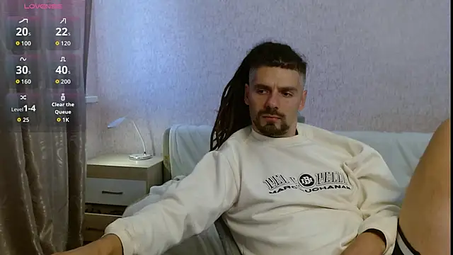 Aestheticguy101 online show from 10-21-25, 09:21