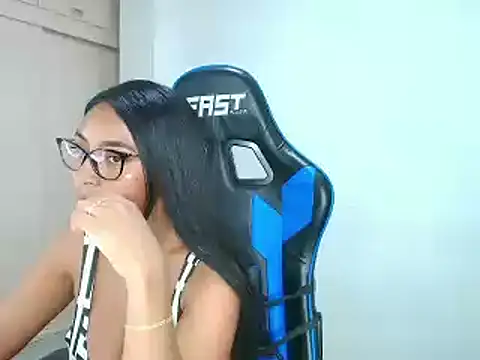 sophiax-x online show from 01-14-25, 08:04