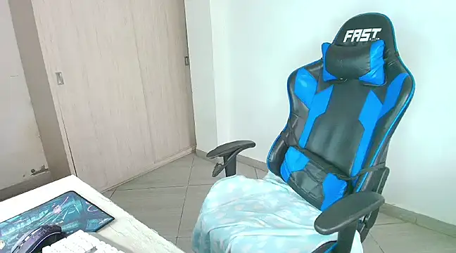 sophiax-x online show from 02-01-25, 05:58