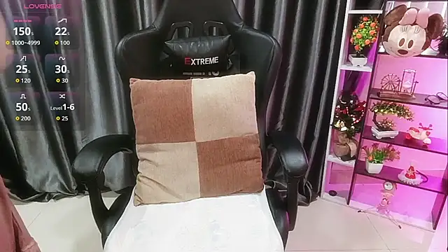 Yuki-yio online show from 11-06-25, 01:17