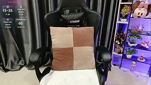 Yuki-yio online show from 11-21-25, 01:15