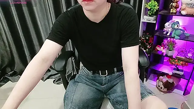Snapshot of Yuki-yio chatting on 07-19-26, 12:47 Yuki-yio online show from 07-19-26, 12:47