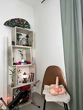 Emma Wish online show from 01-28-25, 07:32