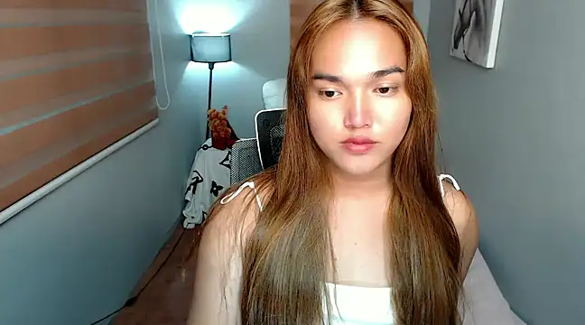 Snapshot of MoaningKylie chatting on 12-06-24, 01:44 MoaningKylie online show from 12-06-24, 01:44