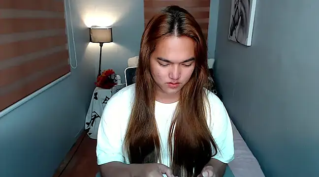 Snapshot of MoaningKylie chatting on 01-03-25, 12:43 MoaningKylie online show from 01-03-25, 12:43