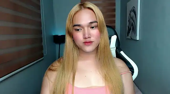 Snapshot of MoaningKylie chatting on 01-21-25, 06:33 MoaningKylie online show from 01-21-25, 06:33