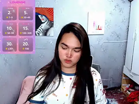 Snapshot of MoaningKylie chatting on 10-06-25, 03:48 MoaningKylie online show from 10-06-25, 03:48