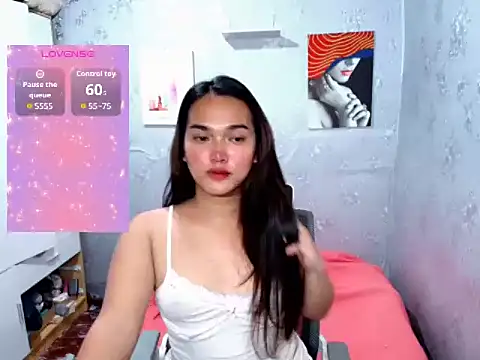 Snapshot of MoaningKylie chatting on 11-01-25, 12:07 MoaningKylie online show from 11-01-25, 12:07