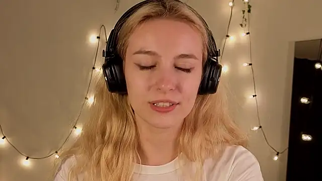 berrry girl online show from 07-03-26, 04:24