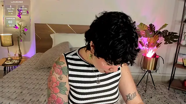 Amy art online show from 04-16-26, 09:39