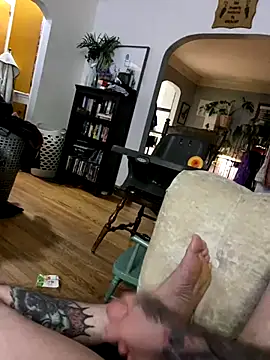 Snapshot of grizzlybearcody chatting on 11-21-25, 02:21 grizzlybearcody online show from 11-21-25, 02:21