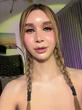 Snapshot of Addison__Lee chatting on 03-02-25, 12:11 Addison Lee online show from 03-02-25, 12:11