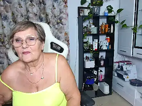 Snapshot of Selenna57 chatting on 12-08-24, 01:56 Selenna57 online show from 12-08-24, 01:56