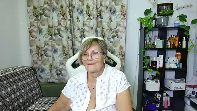 Snapshot of Selenna57 chatting on 12-27-24, 11:42 Selenna57 online show from 12-27-24, 11:42