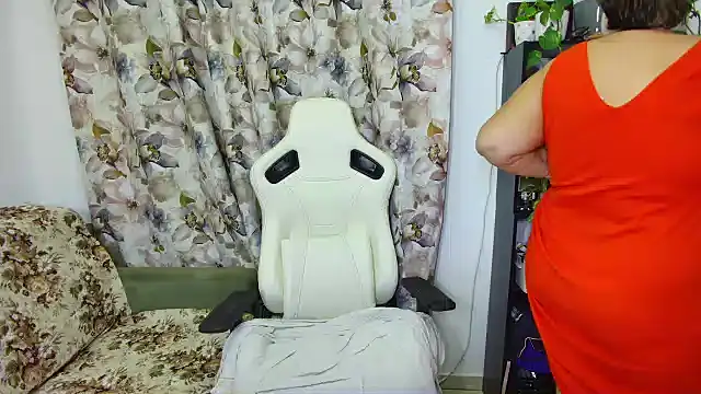 Snapshot of Selenna57 chatting on 01-08-25, 07:45 Selenna57 online show from 01-08-25, 07:45