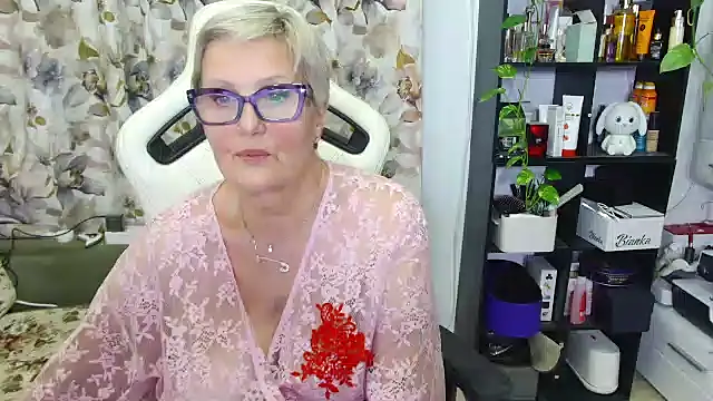 Snapshot of Selenna57 chatting on 02-13-25, 08:45 Selenna57 online show from 02-13-25, 08:45