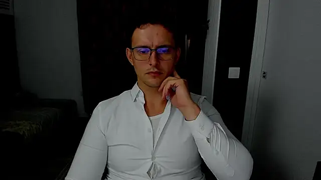 sexxymuscles4u online show from 10-19-25, 01:01