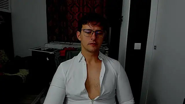 Snapshot of sexxymuscles4u chatting on 10-30-25, 09:22 sexxymuscles4u online show from 10-30-25, 09:22