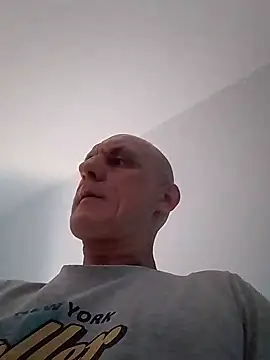 Snapshot of michu81 chatting on 12-13-24, 01:44 michu81 online show from 12-13-24, 01:44