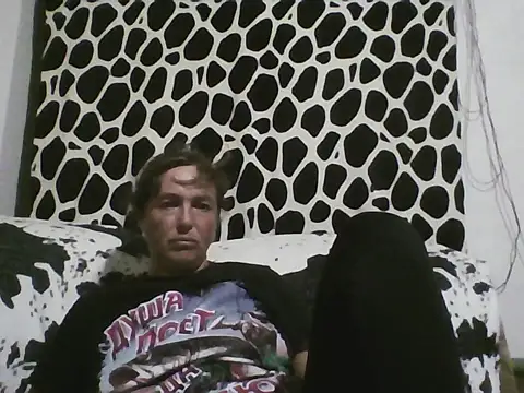 Snapshot of CathySuns chatting on 10-24-25, 06:37 CathySuns online show from 10-24-25, 06:37