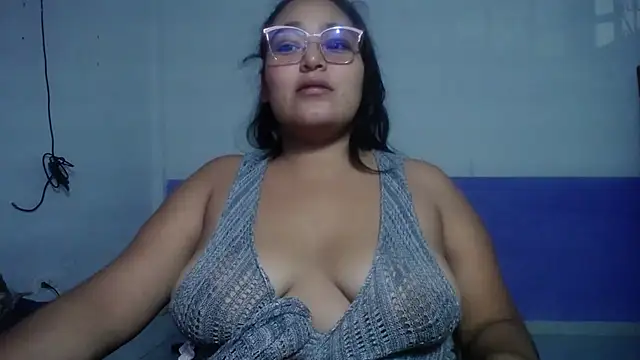 Snapshot of sirena_15 chatting on 06-24-26, 06:01 sirena 15 online show from 06-24-26, 06:01