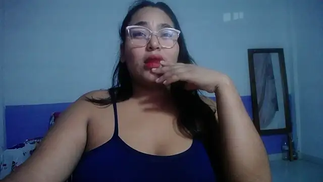Snapshot of sirena_15 chatting on 07-14-26, 05:23 sirena 15 online show from 07-14-26, 05:23