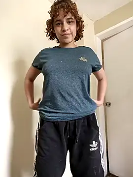 Snapshot of EmmaMelissa0521 chatting on 12-04-24, 06:39 EmmaMelissa0521 online show from 12-04-24, 06:39