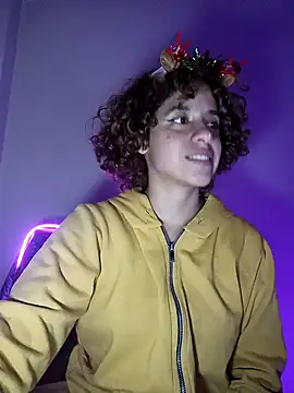 Snapshot of EmmaMelissa0521 chatting on 12-15-24, 12:29 EmmaMelissa0521 online show from 12-15-24, 12:29