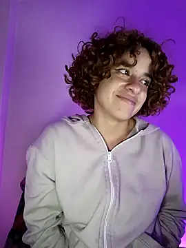 Snapshot of EmmaMelissa0521 chatting on 12-18-24, 02:10 EmmaMelissa0521 online show from 12-18-24, 02:10