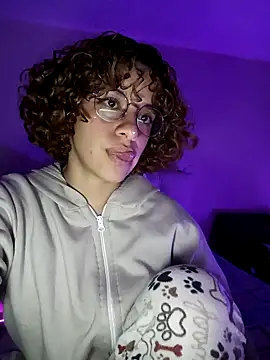 Snapshot of EmmaMelissa0521 chatting on 12-27-24, 03:53 EmmaMelissa0521 online show from 12-27-24, 03:53